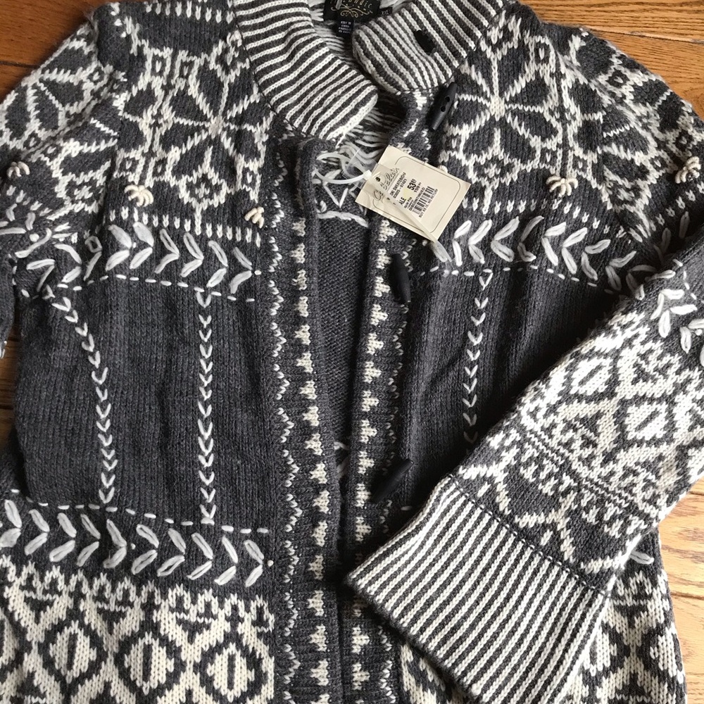 Woman’s plus size hand woven winter sweater